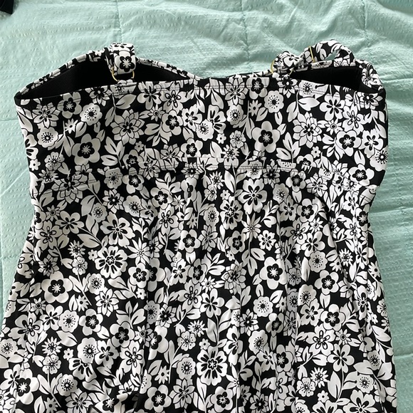 Swimsuit Top - full coverage - Picture 5 of 5